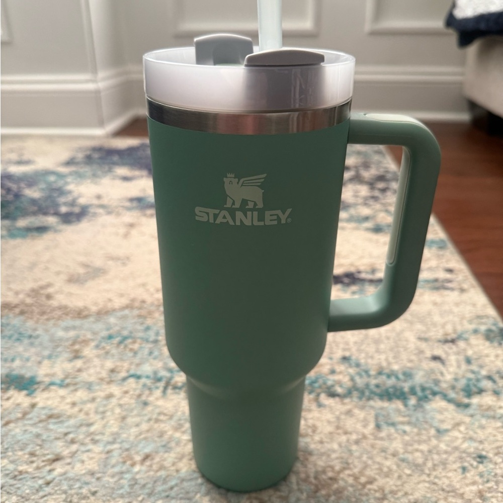Stanley Quencher H2.O Flowstate Tumbler 40 Oz - Eucalyptus